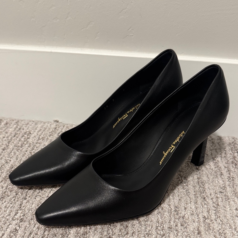 NEW Salvatore Ferragamo Classic Black Heels